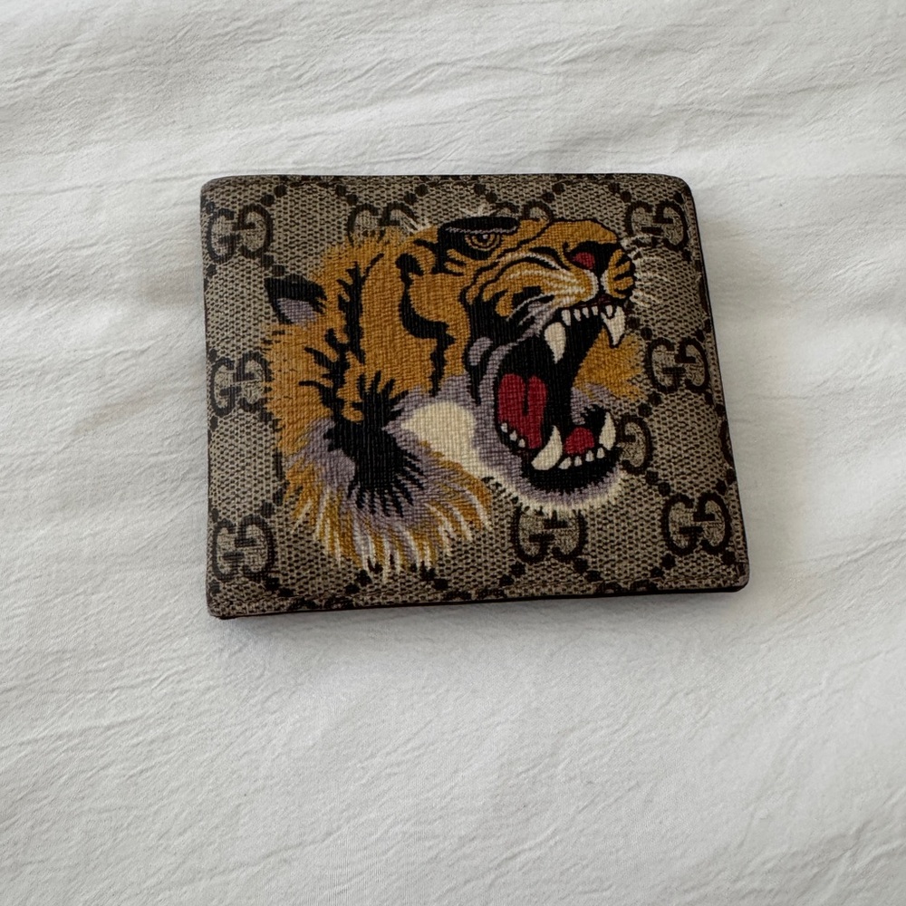Authentic Gucci Wallet GG Supreme Canvas Tiger Print